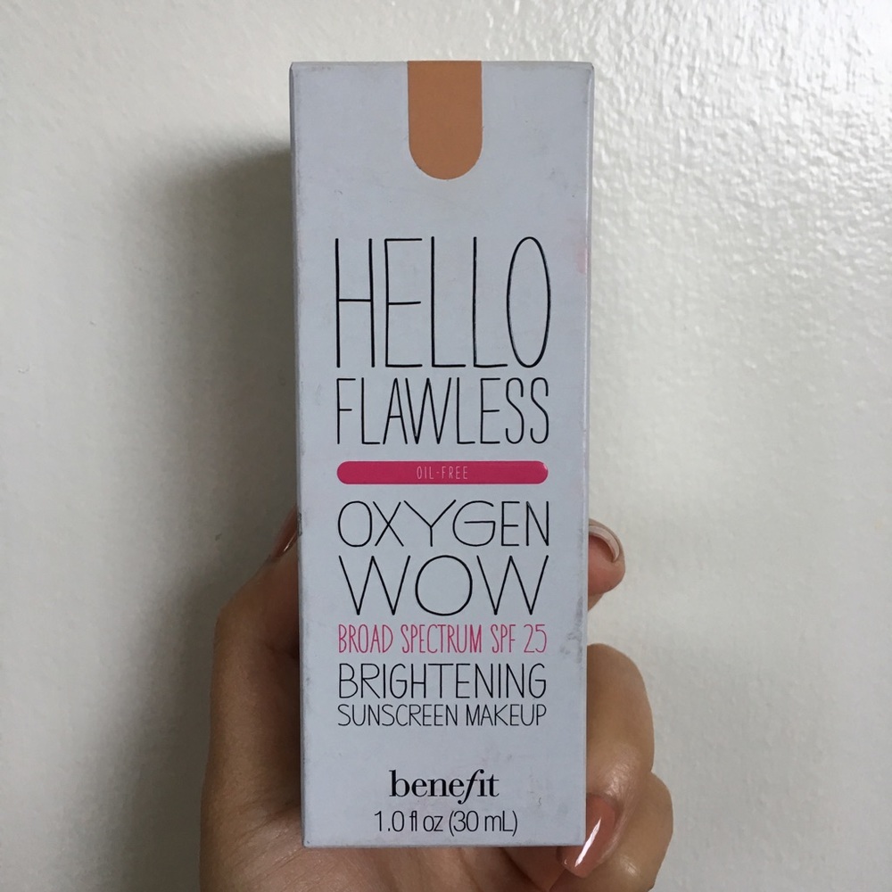 Brand new - Benefit foundation in Honey